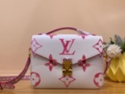 cheap quality Louis Vuitton M23055 Pochette Metis red